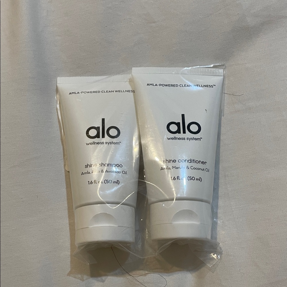 NWT Alo Shine Shampoo and Conditioner Mini Set